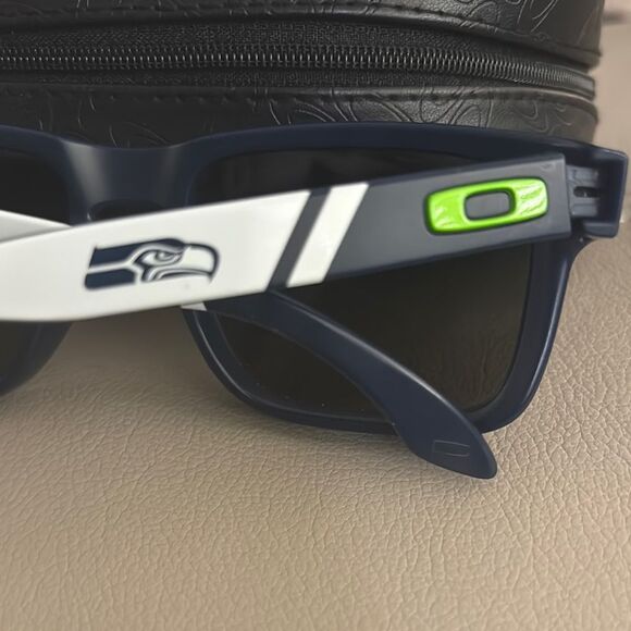 Men's Oakley Seattle Seahawks Holbrook Logo Sunglasses - Picture 2 of 5